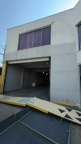 BARRACÃO / DEPÓSITO / ARMAZÉM / PONTO COMERCIAL, REGIÃO CRISTO REI, CONSTRUMAT, C/ ESCRITÓ