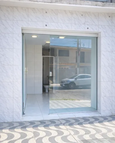 PONTO COMERCIAL COM BANHEIRO - Otima Localizaçäo + facil estacionamento 12m2