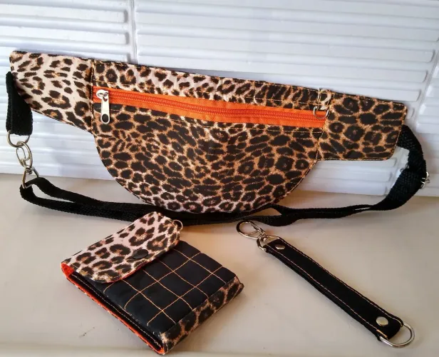 Pochete porta cartões e chaveiro