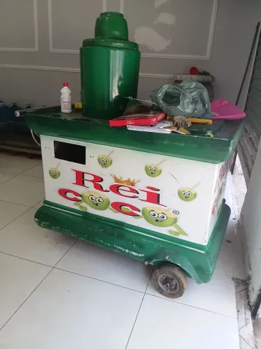 Carinho de água de coco