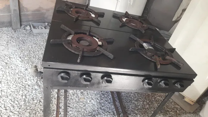 Vendo fogão industrial funcionando perfeitamente 