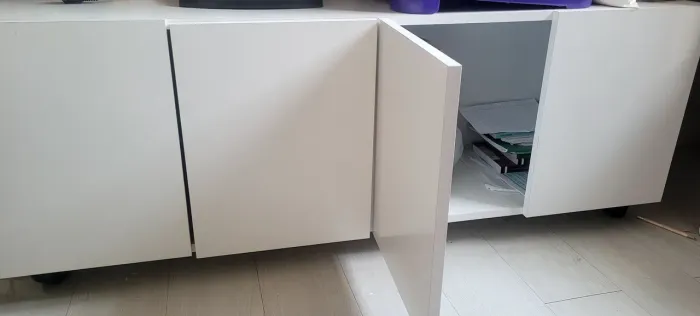 Rack com 4 Portas e Rodízios (rodinha) Cor Branco