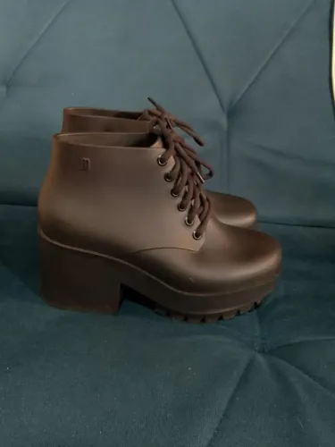 Bota Melissa