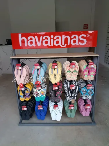 VENDO ESTOQUE E MOVEIS LOJA HAVAIANAS 