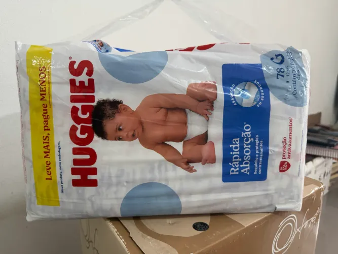 Fraldas Huggies G pacote 78 unidades.