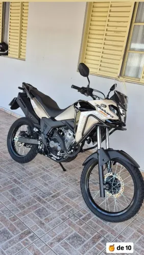 Sahara 300 adventure 