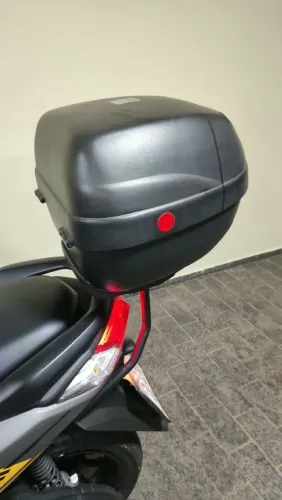 Baú Givi c suporte para Nmax