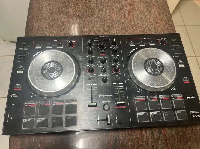 Controladora Pioneer DDJ-SB