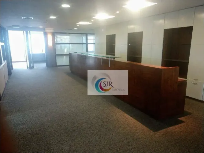 Conjunto comercial com Areá útil 220,00m² com 2 vagas de garagem