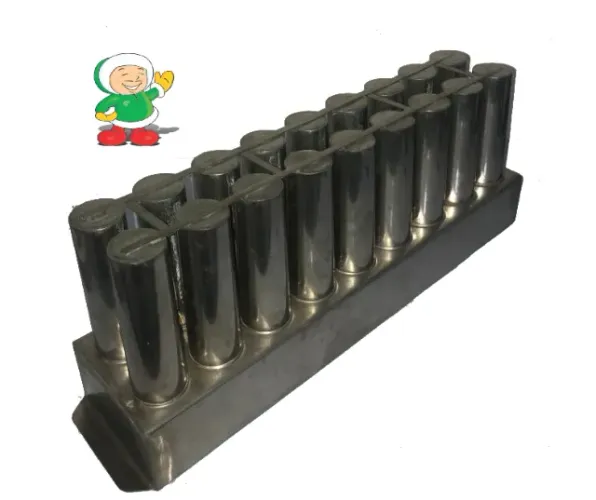 532 - FORMA PICOLE 18F ITUZINHO 96ML / MARCA: AÇO FRIO