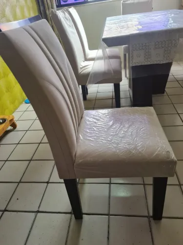 Vendo tudo: mesa, cadeiras, aparador, escrivaninha, estante, espelhos