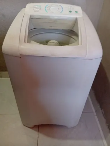 Vendo máquina de lavar não tá ligando pra conserto