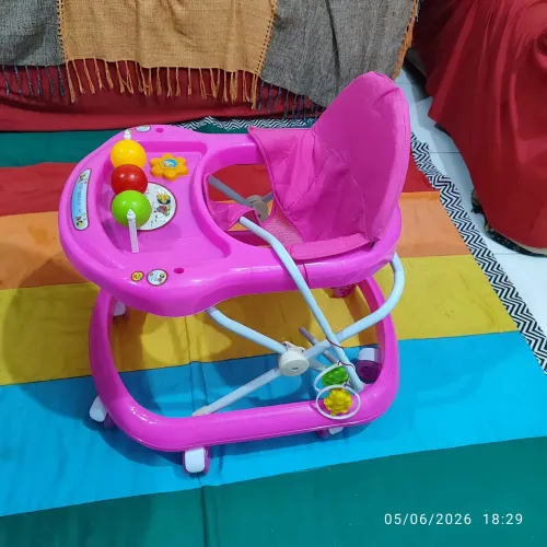 Andador menina