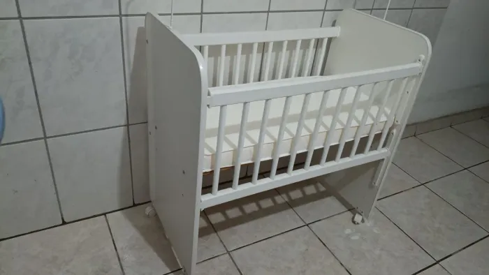 Mini Berço Moisés com Rodinhas + Colchão (Prático e Conservado)