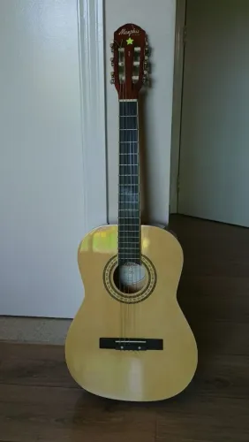 Violão Memphis infantil<br>Modelo AC 34, infantil (3/4), novo.