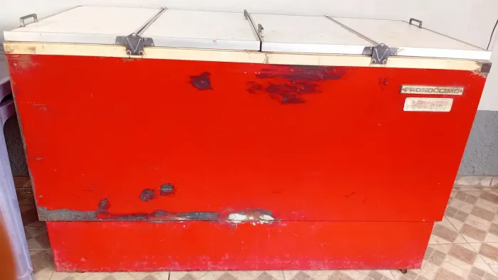 Vendo frezer em otimo estado