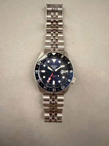 Relógio Seiko 5 Sports GMT SSK003 Batman