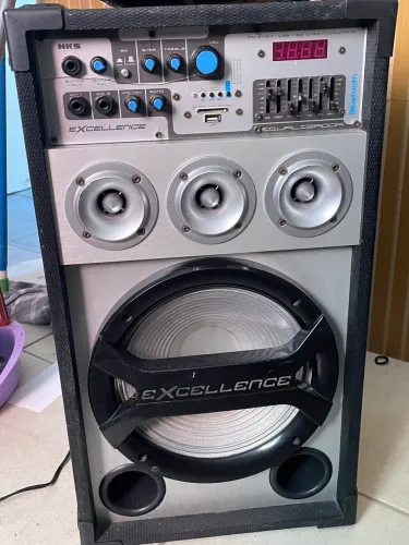Caixa de som R$500