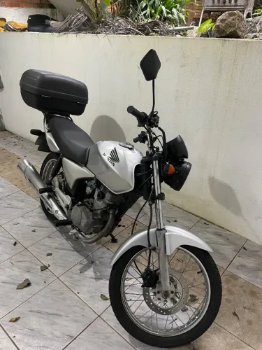 Honda CG Titan ESD 150cc em excelente estado
