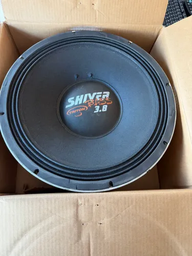Alto falante Triton Shiver bass 3.8 15 polegadas.