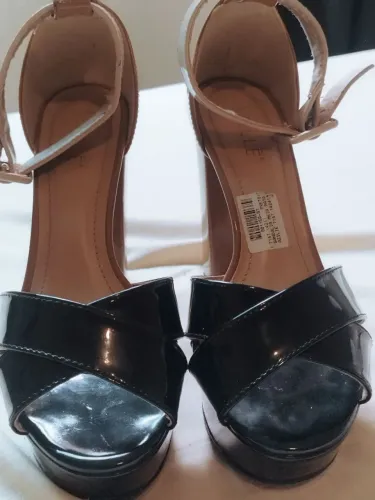 Sandália número 37