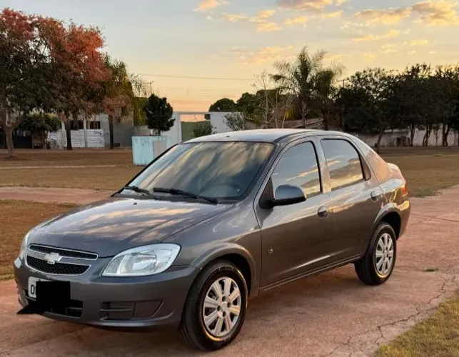 Chevrolet Prisma Sed. Joy/ LS 1.0 8V Flexpower 4P 2012