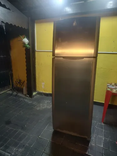 Geladeira GE 110v Frost Free 