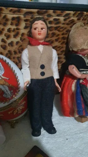 Boneco 14cm vintage porcelana roupa feltro italiano