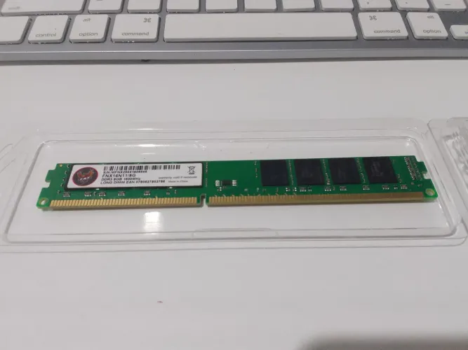 Vendo Uma Memória Ram DDR 3 8GB Para PC 