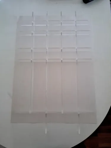 Divisor de gavetas em acrílico  para bijouterias com 28 separadores tamanhos diversos