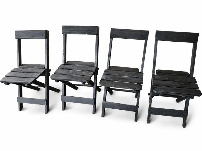 4 cadeiras dobráveis de madeira