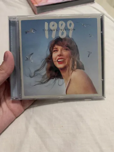 CD 1989 (Taylor?s Version) ? Crystal Skies Blue Edition