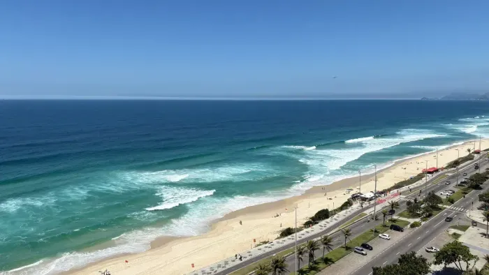 Cobertura de 2 suites com uma linda vista para o mar