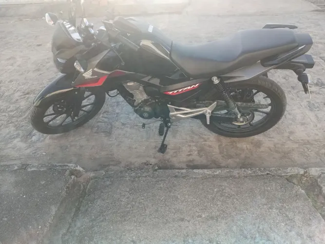 Titan 160