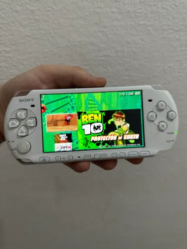 Videogame PSP Branco Destravado + Jogos Na Memória + Case + Carregador 