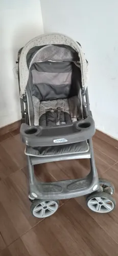 Vendo carrinho de BEBÊ SUPER CONSERVADO SEM NENHUM DEFEITO