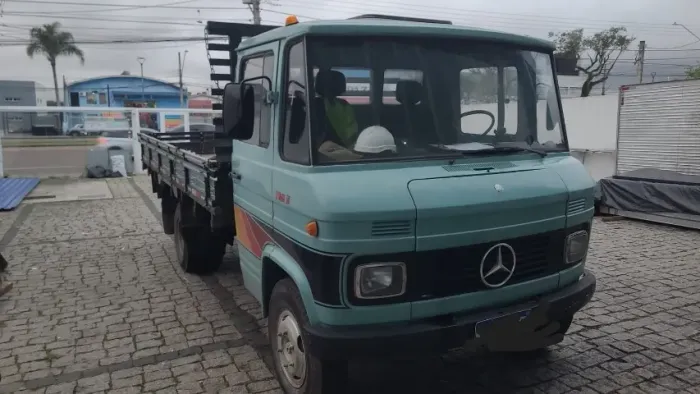Caminhão Mercedes Mb 708 Carroceria