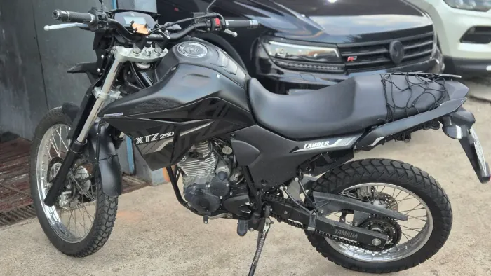 XTZ 250 Lander seminova - Abaixo da tabela