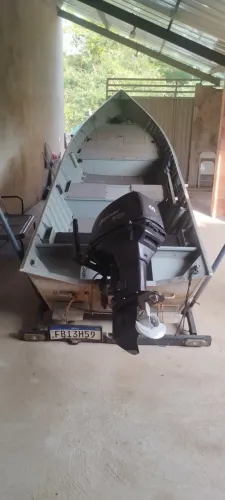 Barco plataformado e motor 40 hp