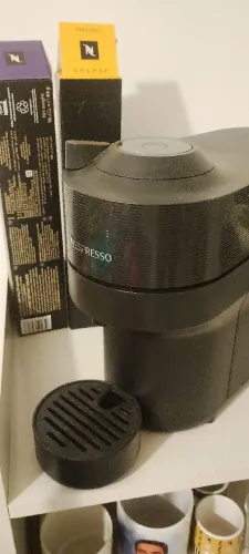 Nespresso Vertuo preta 127v