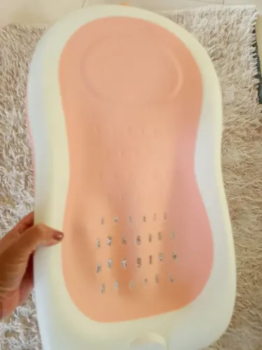Redutor de banheira rosa com pezinho. Anti derrapante