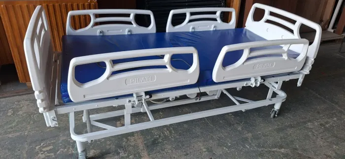 Cama hospitalar motorizada PVC Evolution Pilati