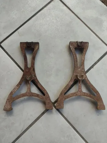 Pés de antigo papeleiro