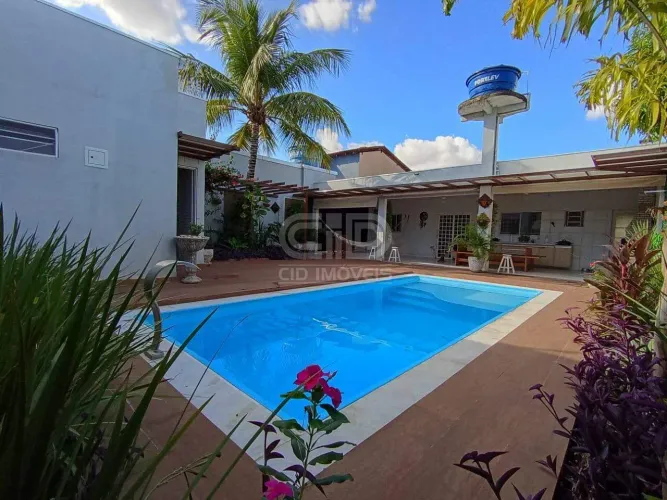 Casa à venda no Jardim Gramado  Cuiabá | 3 quartos (1 suíte) | Piscina | Espaço gourmet | 