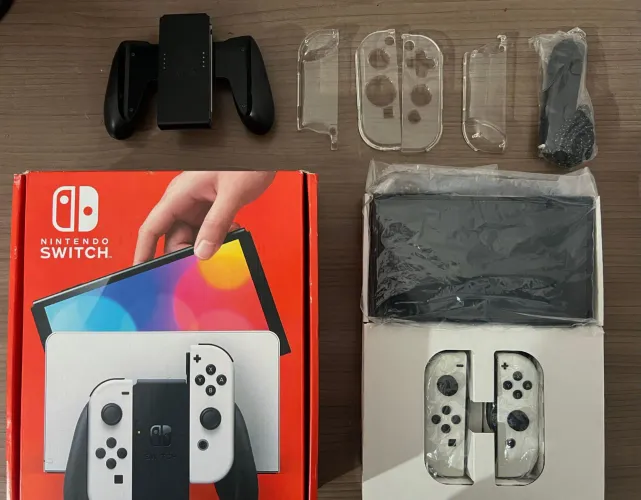 Nintendo Switch OLED 64GB Branco - Completo na Caixa