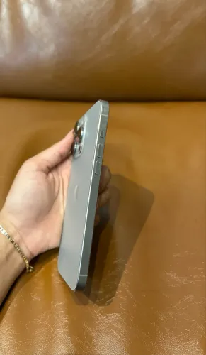 * iPhone 15 PRO MAX