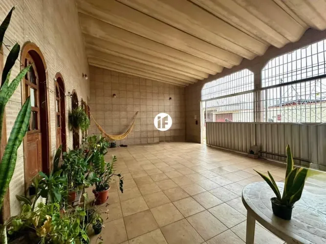Vendo casa com 4 quartos no Conjunto Tucumã - Rio Branco - AC