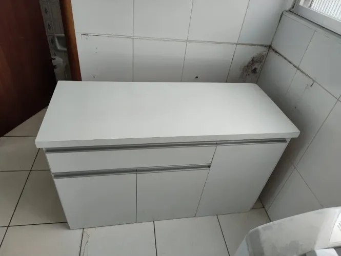 Gabinete/Armário branco multiuso
