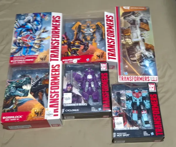 LOTE COM 6 ACTION FIGURES TRANSFORMES EM EXCELENTE ESTADO DE CONSERVAÇÃO. 