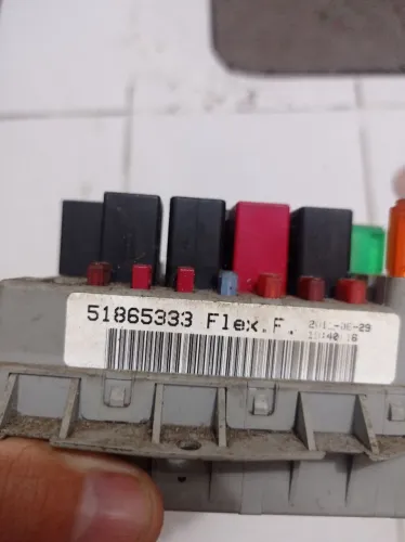 Caixa de fusível Palio linha Fiat